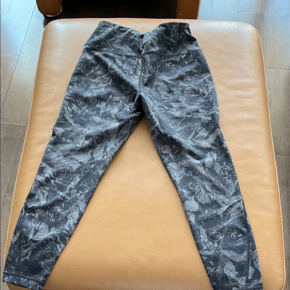 Lole Black and Gray Patterned Leggings - Picture 3 of 3
